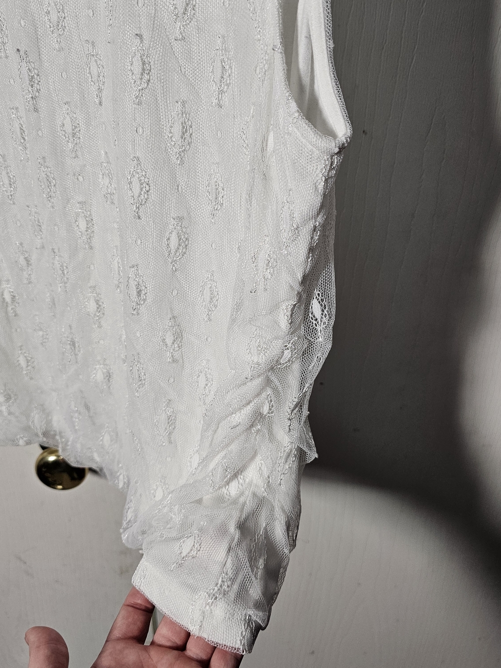 White Lace Sleeveless Top - Picture 7 of 10